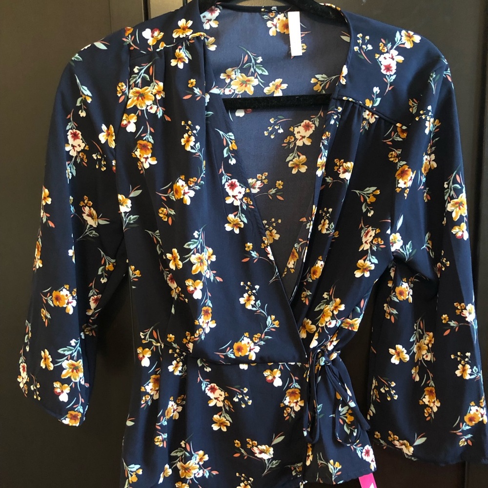 Xhiliration floral wrap top